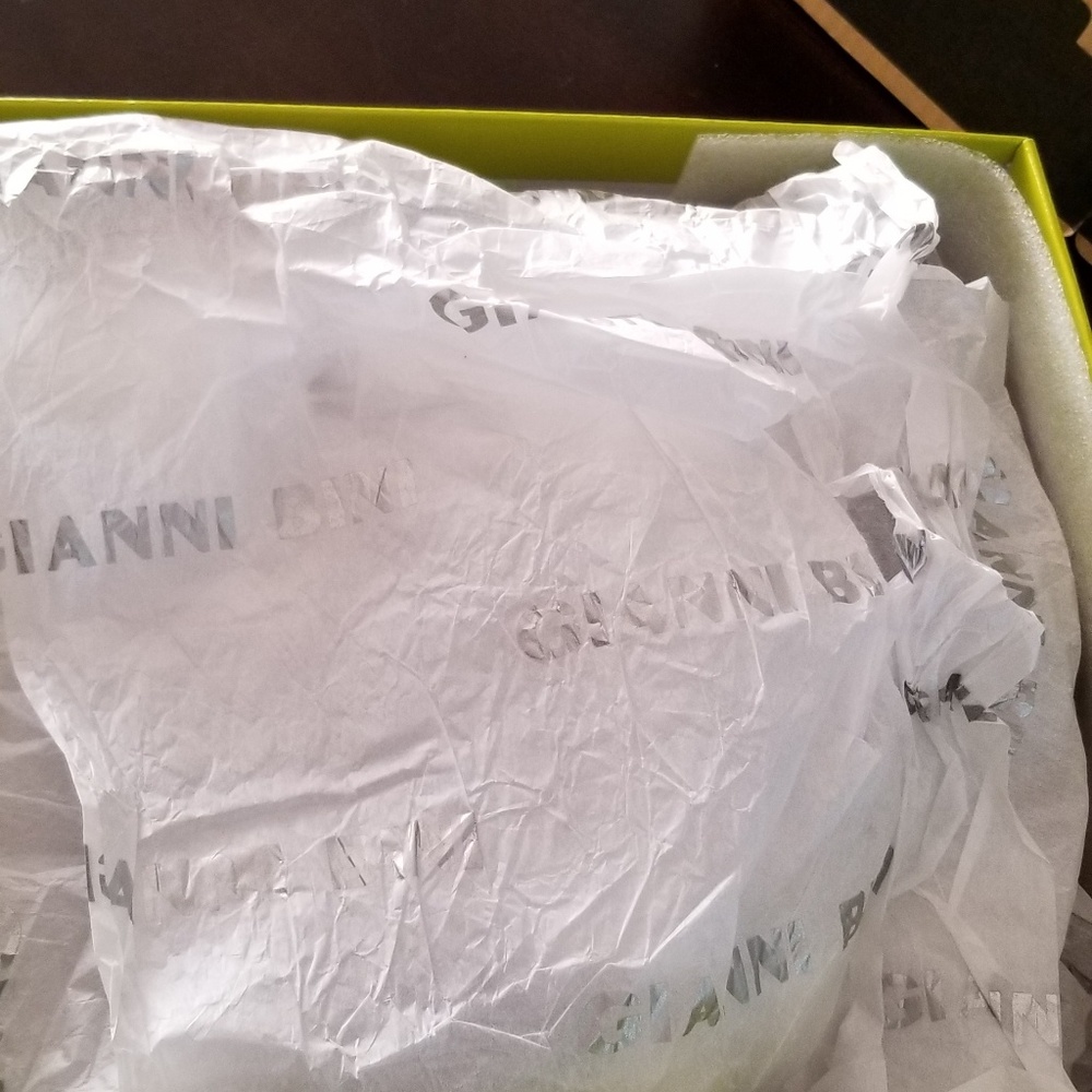 NWB Gianni Bini 4" Heels - Picture 7 of 7